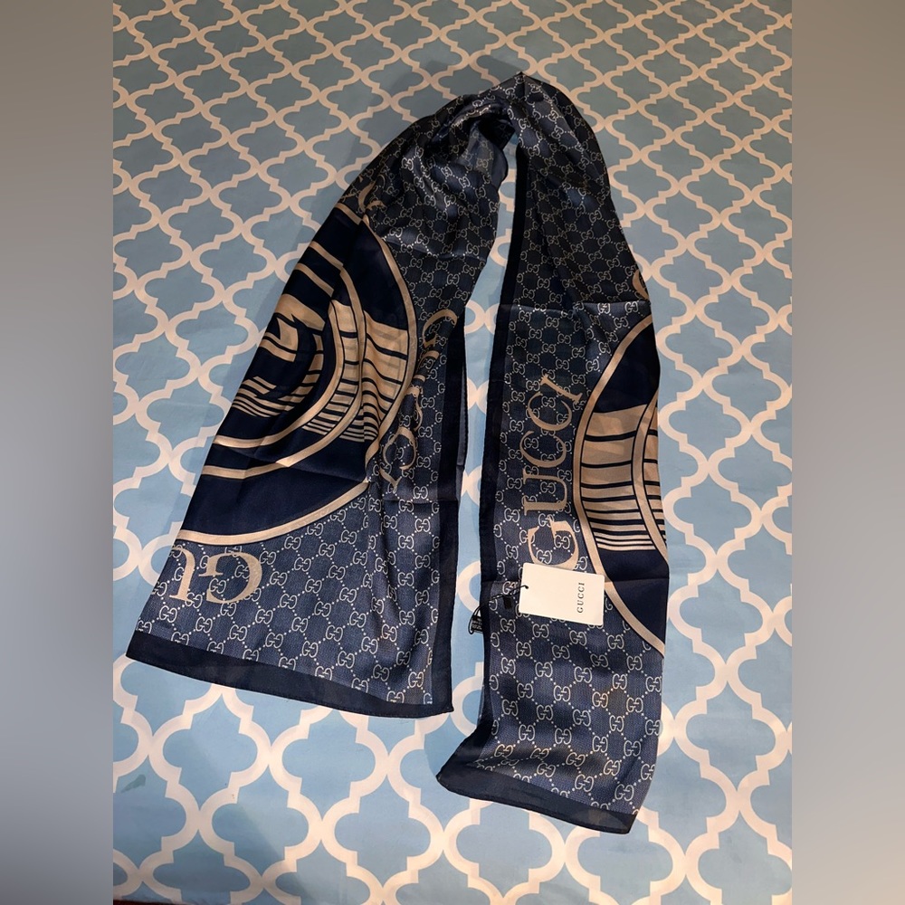 GUCCI GG SILK SCARF